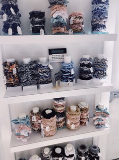 Jewelry Organizer Ideas, Koleksi Makeup, Vintage Jewelry Diy, Diy Jewelry To Sell, Organizer Ideas, Scrunchies Diy, Easy Fashion, Ideas Jewelry, Diy Jewelry Unique