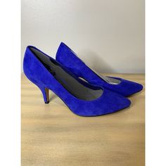 Nwt Aldo Bonomi Royal Blue Womens Shoes Heels Sz 8.5 39 Suede Leather Fitted Blue Low Heel Heels, Blue Almond Toe Heels With 4-inch Heel, Chic Blue Court Shoes With Round Toe, Blue Closed Toe Court Shoes With Padded Heel, Blue Padded Heel Court Shoes, Blue High Heel Court Shoes With Padded Heel, Blue Pointed Toe Court Shoes For Office, Blue Low Heel Court Shoes For Workwear, Blue Closed Toe Office Heels