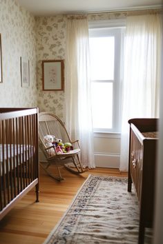 Some clever ideas for nursery rooms that will be perfect for lots of kids.