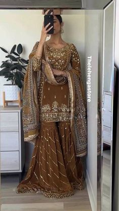 Sharara Set For Wedding, Heer Collection Suits, Heavy Sharara Suits For Wedding, Sharara Look For Wedding, Lehenga Kurti Designs, Golden Sharara Suit, Pakistani Heavy Suits, Pink Desi Outfit, Bridal Sharara Pakistani