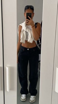 Chill Concert Outfit, Emrata Style, Stockholm Fashion, Simple Trendy Outfits, Cute Everyday Outfits, Casual Style Outfits, College Outfits