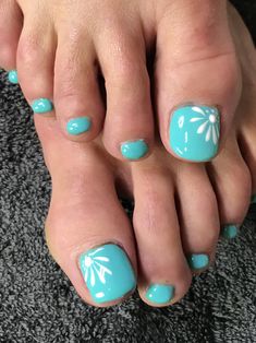 Pedicure Ideas Summer Classy, Gel Pedicure Ideas Summer, Cute Toenail Designs For Summer, Easy Pedicure Designs, Fun Toe Nail Designs, Cute Pedicure Ideas Toenails, Pedicure Ideas Summer Toenails, Vacation Pedicure Ideas, Beach Toenails