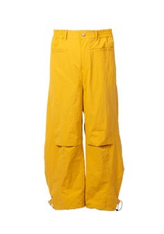 Vendor: Relabel 2023AW Collection Crafted from high-quality combed cotton and treated with a washed process for a vintage appearance, these pants have a loose and comfortable fit overall, with multiple pleat designs adding a sense of depth Model: Male 187cm 62kg Wearing L Fabric: 100% Polyamide Fiber Yellow Bottoms With Elastic Waistband For Streetwear, Yellow Relaxed Fit Bottoms For Streetwear, Yellow Baggy Pants, Baggy Yellow Pants For Streetwear, Yellow Streetwear Pants With Pockets, Mid Autumn Festival, Fall Festival, Combed Cotton, Printed Shorts