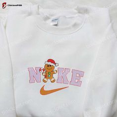 Gingerbread x Nike Embroidered Tshirt: Best Christmas Gift Ideas Nike Inspired Shirt Nike Christmas, Disney Ootd, Vanellope Von Schweetz, Best Family Gifts, Mike Wazowski, Halloween Hoodie, Jason Voorhees, Family Christmas Gifts, Embroidered Clothes