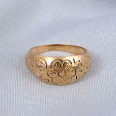 Handmade Gold Birth Flower Ring, Designer Wedding Ring, Statement Ring For Women, Signet Gold Ring, Flower Textured Ring, Anniversary Ring,  Dimension :- JEWELRY CATEGORY:- HANDMADE RING PLATING:- 14k Gold & Rose Gold Filled  METAL: - Silver  RING SIZE:- ALL SIZES AVAILABLE PURTY:- 925 Shipping:- All the parcels will be shipped with in 1-2 days of purchase... Payment:- We accept payment through PAYPAL only.... I make every effort to picture each item as realistic as I can but colors can be slightly different due to screen calibrations. Please feel free to ask any questions ;-) Gold Flower Ring For Wedding, Vintage Wedding Toe Ring With Flower Design, Vintage Wedding Flower Toe Ring, Vintage Gold Rings With Flower Shape, Heirloom Flower Open Ring For Wedding, Heirloom Style Open Flower Ring For Wedding, Heirloom Style Flower Open Ring For Wedding, Gold Flower Ring For Promise, Adjustable Yellow Gold Flower Ring For Wedding