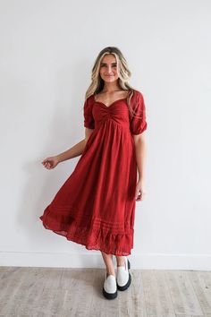 Brick Red Outfit, Modest Red Dress, Skirts Modest, Curvy Skirt, Modest Midi Dress, 4th Of July Dresses, Casual Frocks, Modest Maxi, Modest Tops