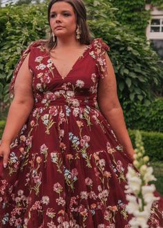 Margaret Dress – JessaKae, summer dress, floral dress, red dress, midi dress, wedding guest dress, fashion, mid size fashion, plus size dress, size inclusive, inclusive fashion, body positivity, plus size, summer dress, fashion shoot, model, photoshoot, women's fashion, OOTD, wedding guest dress, bridesmaid dresses, church dress, engagement dress, wedding, date night, cocktail dress, style, lifestyle shoot Red Dress Midi, Midi Dress Wedding, Plus Size Summer Dress, Midi Dress Wedding Guest, Cocktail Dress Style, Dresses Church, Dress Engagement, Lifestyle Shoot, Inclusive Fashion