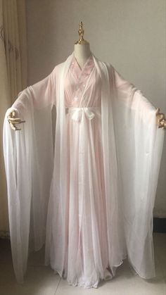 Hanfu Dress Traditional, Chinese Kimono Traditional, Korean Kimono, Modern Hanbok Dress, Kimono Modern, Hanbok Dress