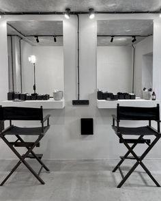 studio🤍 Modern Makeup Studio Design, Small Salon Checkout, Hair And Makeup Room, Makeup Studio Minimalist, Makeup Home Studio, Brow Studio Interior Design, Makeup Room Decor Salon, Makeup Studio Decor Interior Design Beauty Room, Makeup Artist Studio Ideas