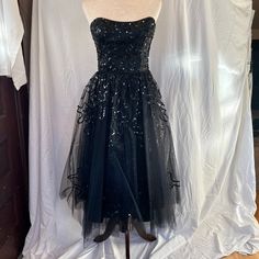 Betsey Johnson Mid-2000s Tulle & Sequin A-Line Dress Euc. This Was My Go-To Cocktail Dress For Years. It's A Stunner! Midi-Length Sweetheart, Strapless Neckline Multi-Layered Tulle Skirt Cocktail, Holiday, New Years, Wedding Guest, Vintage, Retro, Pinup Party Evening Dress With Fitted Bodice, Tea Length, Tea Length Evening Dress With Fitted Bodice For Party, Vintage Summer Party Corset Dress, Evening Tea-length Corset Dress With Fitted Bodice, Evening Tea Length Corset Dress With Fitted Bodice, Tea Length Corset Dress With Fitted Bodice For Evening, Party Tea Length Fitted Corset Dress, Fitted Tea Length Corset Dress For Party, Vintage Corset Dress For Spring Party