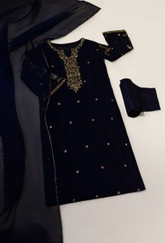 Long Kameez, Pakistani Dresses Party, Agha Noor, Trendy Suits, Simple Kurta Designs, Dress Book, Pakistani Fashion Casual, Desi Fashion Casual, Pakistani Fancy Dresses