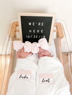 Birth Announcement For Twins, Twin Name Announcement, Twins Birth Announcement Ideas, Twin Newborn Announcement, Newborn Twin Photos Hospital, Twin Hospital Announcement, Twin Birth Announcement Hospital, Hospital Gender Announcement, Twin Girl Announcement