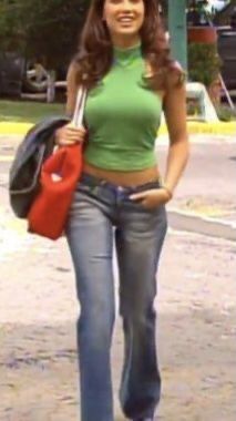 Early 2000s Fashion Skirts, Dynamic Duo Couples, 90s Fashion Latina, 2000s Casual Outfits, Summer Outfits 2000s Style, 2003 Outfits, 2004 Outfits, Early 2010 Fashion, 2000 Inspired Outfits