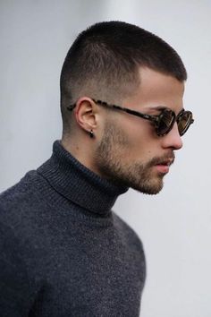 Military Buzz Cut, How To Style Short Hair, Style Short Hair, Military Haircut, Buzz Cut Hairstyles, Filmy Vintage, Blond Balayage, Men's Short Hair