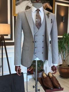 Male Waist, Blazer Waistcoat, Grey Slim Fit Suit, Classic Suits, Gentlemen Wear, Double Breasted Waistcoat, Classy Suits, Wedding Suits Groom, Dress Suits For Men