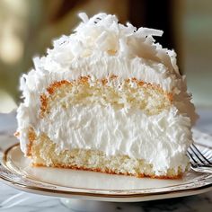 Coconut Cloud Cake Recipe Coconut Custard Cake, Custard Cake Filling, Beyond Frosting, Coconut Cakes, Coconut Cream Cake, Lemon And Coconut Cake, Cake Filling Recipes, Coconut Cake Recipe, Cake Filling