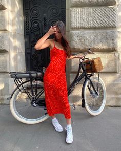 5 French-Girl Summer Dress Outfits to Try This Season | Who What Wear Simple Outfits Spring, Classic Red Dress, Pretty Red Dress, Trainers Outfit, Parisienne Chic, Bold Dresses, Realisation Par