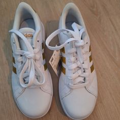 Questions? Leave A Comment Below! Adidas Gold, Gold Adidas, Adidas Neo, Shoes Adidas, Sneakers Shoes, Adidas Shoes, Kids Shoes, Shoes Sneakers, Size 2