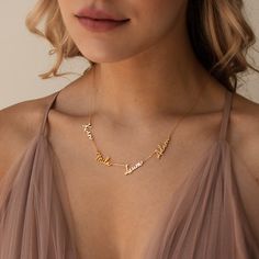 • Material: High Quality Solid 925 Sterling Silver• Dimensions: Depending on your font choice, height sizes range from 3mm to 5mm lowercase• Finish: Sterling Silver ∙ 18K Gold ∙ Rose Gold SKU: HH-NH05F101 Minimalist Font, Nameplate Necklace, Personalized Gifts For Mom, Everyday Outfit, Perfect Gift For Mom, Rose Gold Necklace, Silver Rose Gold, Silver Roses, Name Necklace