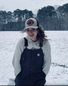 Farm Winter Outfit, Winter Outing Outfit, Farming Outfits, Carhartt Overalls Outfit, Farm Outfits, Farm Girl Outfits, Farmer Outfit, Outing Outfit, Farm Clothes