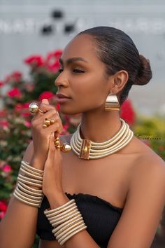 This gorgeous choker set is a MUST HAVE!! Includes ONE choker & ONE Bracelet  Choose  from 4 colors.  can be worn 2 different ways White Choker Jewelry Sets For Party, Elegant White Choker Jewelry Set, Chic White Choker Jewelry, Afro Jewelry, African Wedding Jewelry, Jewelry Facts, Thick Necklace, Blue Choker, African Accessories