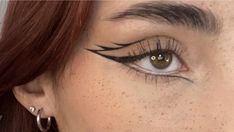 Fun Eye Looks, Abstract Eyeliner, Marianas Trench, Face Art Makeup, Halloween Makeup Inspiration