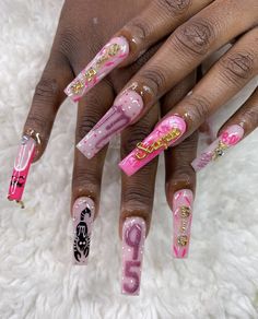 Birthday Nail Set Scorpio, Birthday Nails For Scorpio, Birthday Nail Designs Scorpio, Scorpio Zodiac Nails Acrylic, Pink Zodiac Nails, Scorpio Acrylic Nails Designs, Scorpio Birthday Outfit Ideas, Scorpio Birthday Nails Designs, Black Scorpio Nails