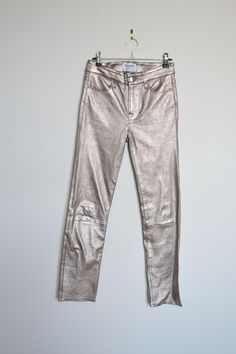 Leather straight-cut silver pants from Frame Denim. Front and back pockets. Zipper and button closure. The silver colour has warm undertones.  Brand: Frame Denim Composition: 100% lamb leather Size: 24 Silver Leather Pants, Silver Pants, Vintage Magic, Suede Pants, Warm Undertone, Silver Colour, Frame Denim, Vintage Vibes, Straight Cut