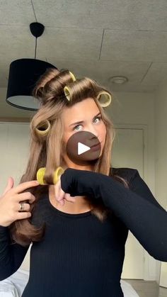 Achieve the perfect '90s hair look with this tutorial! ✨ | 1990s, tutorial | Achieve the perfect '90s hair look with this tutorial! ✨ | By MetDaan Hairstyles | Let's show you how to achieve the perfect nineties hair look. You'll need your straightener, rollers, and a little bit of time on your hand. Get ready to be mesmerized by the final results. So luscious. Nineties Hair, 90s Hair, 90s Hairstyles, Length Hair, Hair Looks, Medium Length Hair Styles, Medium Length, Get Ready, Hairstyles