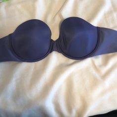 Nwot Lined Strapless Navy Bra 32dd Blue Fitted Strapless Bra, Strepless Bra, Strapless Bra, Galaxy Wallpaper, Women's Intimates, Victoria's Secret, Color Blue, Bra, Navy