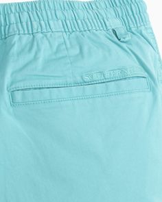 Our new Sun Farer shorts were made for versatility and comfort thanks to the elastic waistband and soft cotton fabric. You’ll want to grab a pair in every color. Style: 8640 6-inch inseam 97% Cotton 3% Stretch Model is 6'2 with a 32" waist wearing a M Fully elasticated waistband with exterior drawcord Heat seal main label Front hand pockets Back welt pockets Southern Tide embroidery on back pocket Soft to touch Machine wash cold with like colors. Do not use softener. Do not bleach. Tumble dry lo Preppy Boys Outfits, Main Label, Preppy Boys, Southern Tide, Front Hand, Sand Dollar, Southern Style, Color Free, Color Style