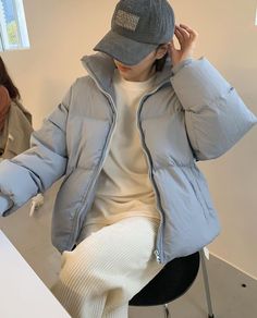 Korea Blue, Korean Casual Outfits, 90s Fashion Outfits, Tomboy Outfits, 인물 사진, Clothing Hacks, Korean Street Fashion, Casual Style Outfits