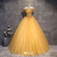 Gold Ball Gown, Quinceanera Dresses Gold, Grad Dresses Short, Grad Dresses Long, Backless Formal Dresses, Gold Prom Dresses, Prom Dresses 2018, Fantasy Dresses, Princess Belle