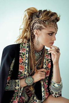 Solstice Outfit, Viking Braids, Look Boho Chic, Michal Negrin, Viking Hair, Mode Hippie, Estilo Hippie, Bohemian Hairstyles