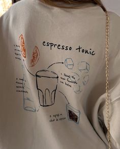 Buzo espresso ☕️ stock limitado Coffee Shop Tshirts, Coffee Shop Shirts, Coffee Shop Shirt Design, Cafe Uniform Design, Coffee Tshirt Ideas, Coffee Shop Merch, Cafe Merch, Coffee Shop Shirt, Barista Uniform