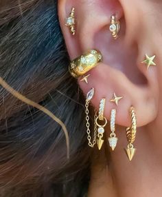 Gold Piercings Ear, Ear Stacking Ideas, Earring Packaging, Dangly Earring, Look 80s, Earring Stack, Earring Dangle