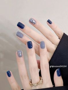 Gelish Design Ideas, Nails 2024 Blue, Winter Nails Gel Short, Blue And Gray Nails, Blue Nails Trendy, Manicure Azul, Minimal Nails Art, Heart Nail Designs, Beauty Hacks Nails