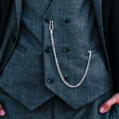 Suit With Pocket Watch, Mens Formal Wear Accessories, Pocket Chain Men, How To Wear A Pocket Watch, Motif Soutache, Pocket Chain, Black Men Street Fashion, Pocket Watch Chain, Prom Outfits