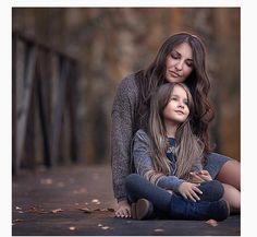 Mother And Children Photography, Mother Daughter Photography Poses, Mom Daughter Photography, Mommy Daughter Photography, Mom Daughter Photos, Mommy Daughter Photoshoot, Mother Daughter Poses, Mommy Daughter Pictures, Daughter Pictures