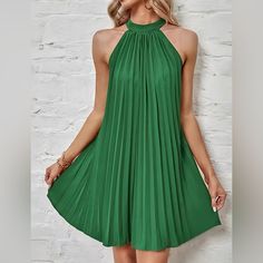 Contrast Pleated Halter Dress, Elegant Sleeveless Mock Neck Keyhole Back Dress, Women's Clothing True To Size Xl/12 Bust: 39.8-42.2in Waist: 31.9-34.3in Hips: 41.8-44.1in Height 5'9"-5'11" Composition: 100% Polyester Material: Polyester Length: Knee High Belt: No Sleeve Length: Sleeveless Chest Pad: No Patterned: Kelly Green Color Applicable People: Adult Sheer: Semi-Sheer Type: A Pendulum Seasons: Spring/Summer Care Instructions: Machine Wash, Do Not Dry Clean Style: Elegant Fabric Elasticity: Keyhole Back Dress, Fitted Denim Skirt, Pleated Halter Dress, Sleeveless Mock Neck, Elegant Fabric, Halterneck Dress, 80 Dress, Dress Elegant, Back Dress