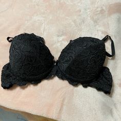 Black Laced Padded Bra.. Never Worn Black Underwire Bra For Party, Black Padded Party Bra, Black Party Bra With Padded Cups, Black Push-up Bra For Evening, Elegant Black Bra With Lined Body, Black Lace Party Bra, Elegant Black Lined Bra, Black Push-up Bra With Lined Body, Black Fitted Push-up Bra