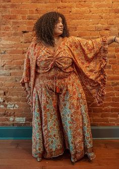 Boho Free Flow Flare Pants Silk Bell Bottom Flowy Pants - Etsy Hijabi 70s Fashion, Plus Size Hippie Clothes, Boho Witch Outfits Plus Size, 70s Inspired Outfits Plus Size, Boho Style Black Women, Plus Size Boho Fashion, Boho Pants Outfit, Bohemian Flare Pants, Boho Plus Size Outfits