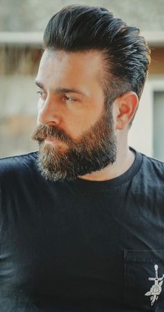 Beard Styles Haircuts, Men's Beard Styles, Modern Beard Styles, Beards Tattoos, Beard Care Routine, Bearded Guys