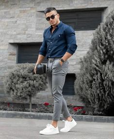 Stylish Formal Outfits, Black Shirt Outfit Men, Dress Code Ideas, Formal Attire For Men, Formal Dresses For Men, Men Fashion Photoshoot, Smart Casual Menswear, Mens Smart Casual Outfits, Gentleman Outfit