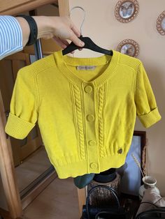 The condition is great 9/10, without any defects length 40cm / 16in bust 42cm / 16.5in waist 32cm / 12.5in Fitted Yellow Knit Top, Yellow Fitted Knit Top For Fall, Fitted Mustard Knit Top, Fitted Yellow Crop Top For Fall, Fitted Yellow Knitted Sweater, Cropped Yellow Tops For Fall, Yellow Cropped Tops For Fall, Fitted Cropped Knit Sweater, Yellow Retro Knit Top