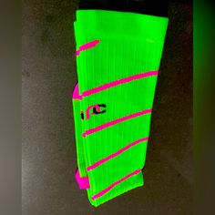 Nwot Pro Compression Performance Socks. Green & Pink! Size Xs K 1-30-24 Cd2l Pink And Green, Socks, Green, Pink, Women Shopping, Color