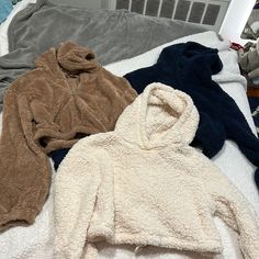 Mini Crop Top Sherpa Hoodies. Very Light And Soft. Super Comfy, Never Worn. Adjustable String So You Can Fit Them To Your Waist Comfy Super Soft Winter Sweatshirt, Cozy Fleece Hoodie, Cozy Hooded Tops For Cold Weather, Cozy Hooded Sweatshirt, Cozy Warm Hooded Sweatshirt, Warm Cozy Hooded Sweatshirt, Cozy Hooded Winter Tops, Comfy Super Soft Winter Tops, Cozy Hoodie With Fleece Lining For Cold Weather