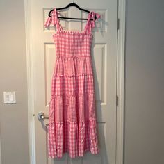 New, Never Worn Size M Tie Shoulder Gingham Sundress For Spring, Sleeveless Summer Plaid Dress For Brunch, Sleeveless Plaid Dress For Summer Brunch, Summer Vacation Plaid Midi Dress, Summer Gingham Tiered Dress, Gingham Sundress For Picnic, Spring Gingham Sundress Midi Dress, Gingham Midi Sundress For Picnic, Gingham Tiered Dress For Picnic