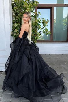 Prom Dress Black, Prom Dress Inspo, Prom Inspo, Corset Dress Prom, Black Prom Dress, Maxi Dress Prom, Ball Gowns Evening, Black Prom, Beaded Bodice