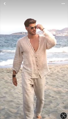 Holiday Poses Men, Resort Looks Outfits Men, Men’s Beach Attire, Mens Holiday Outfits Summer Beach, Men’s Beach Wear, Men’s Beach Outfits, Guys Beach Outfit, Beach Clothes Men, Beach Outfit Men Beachwear